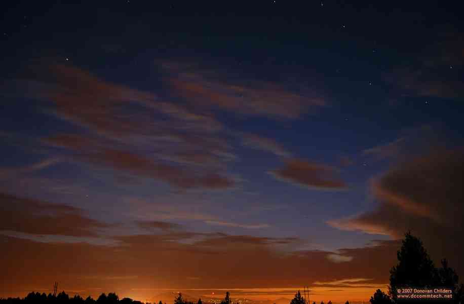 Bend, Oregon night sky at dusk. Big dipper in upper right corner.