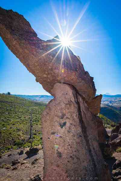 Balancing Rocks with sunstars at Lake Billy Chinook near Culver, Oregon
